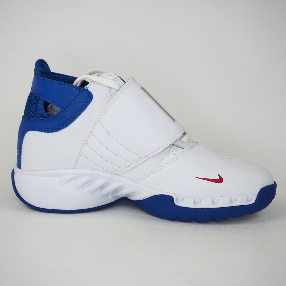 Nike Air P2 Ultimate Boys Shoes White/ Sylver - Picture 4 of 12